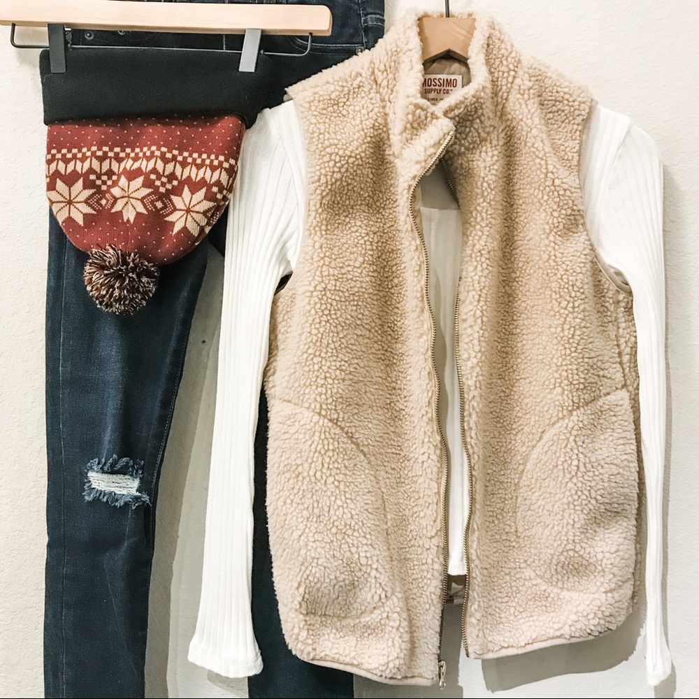 SOLD Women’s Merona Tan Cream Teddy Sherpa Fuzzy Vest, size Small
